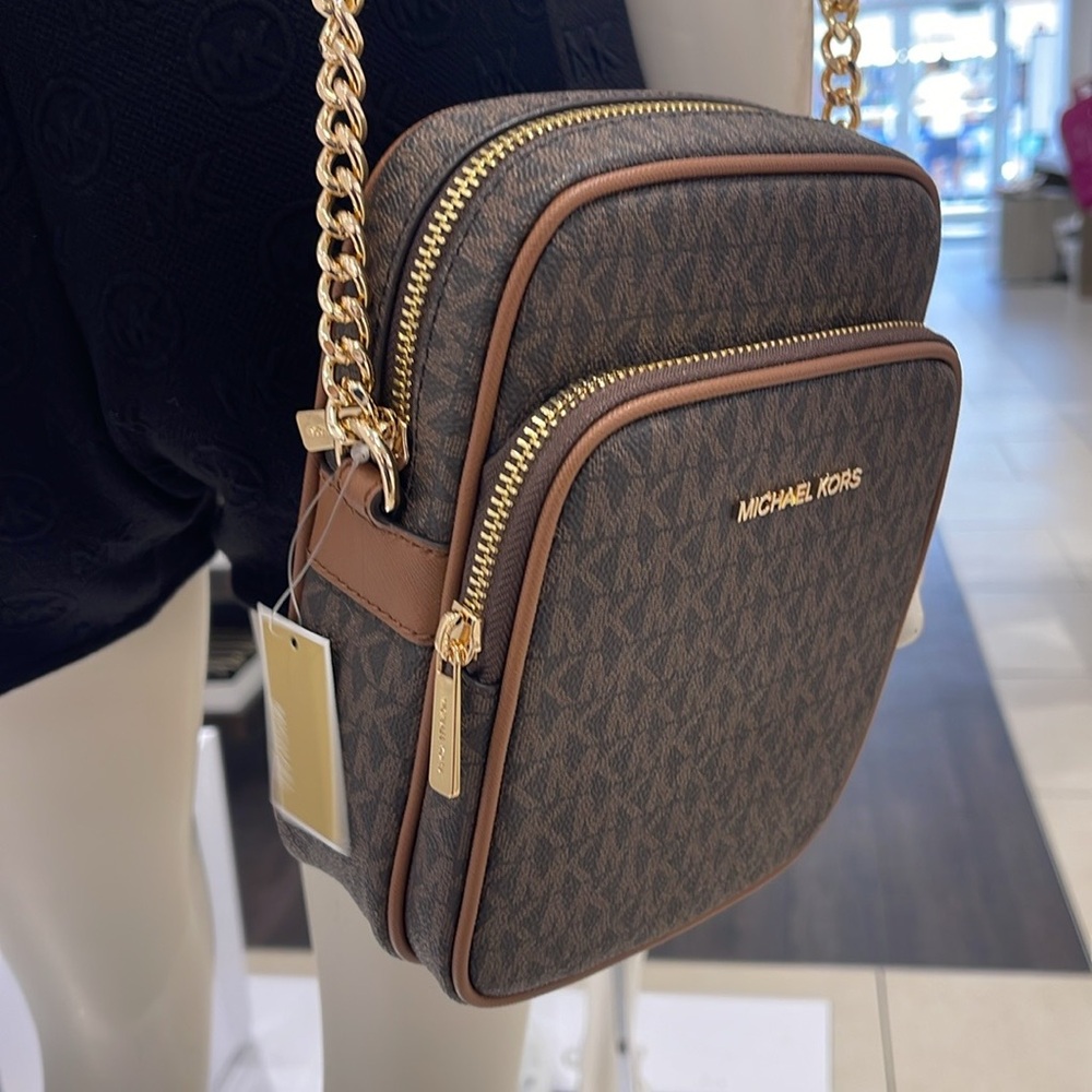 MICHAEL KORS Jet Set Travel Md Logo Crossbody Flight Bag # 35F1GTVC2B NWT
Brown - Picture 9 of 16